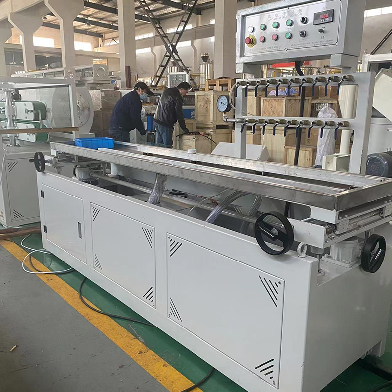 張家港PC燈管擠出機 雙色LED燈管生產(chǎn)線 單螺桿擠出機燈管生產(chǎn)設備