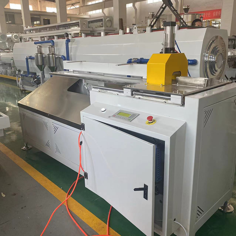 張家港PC燈管擠出機 雙色LED燈管生產(chǎn)線 單螺桿擠出機燈管生產(chǎn)設備